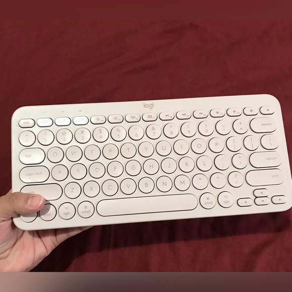 Logitech Logi K380 Wireless Bluetooth Rose Gold Pink Mac Apple Computer Keyboard - Picture 6 of 8